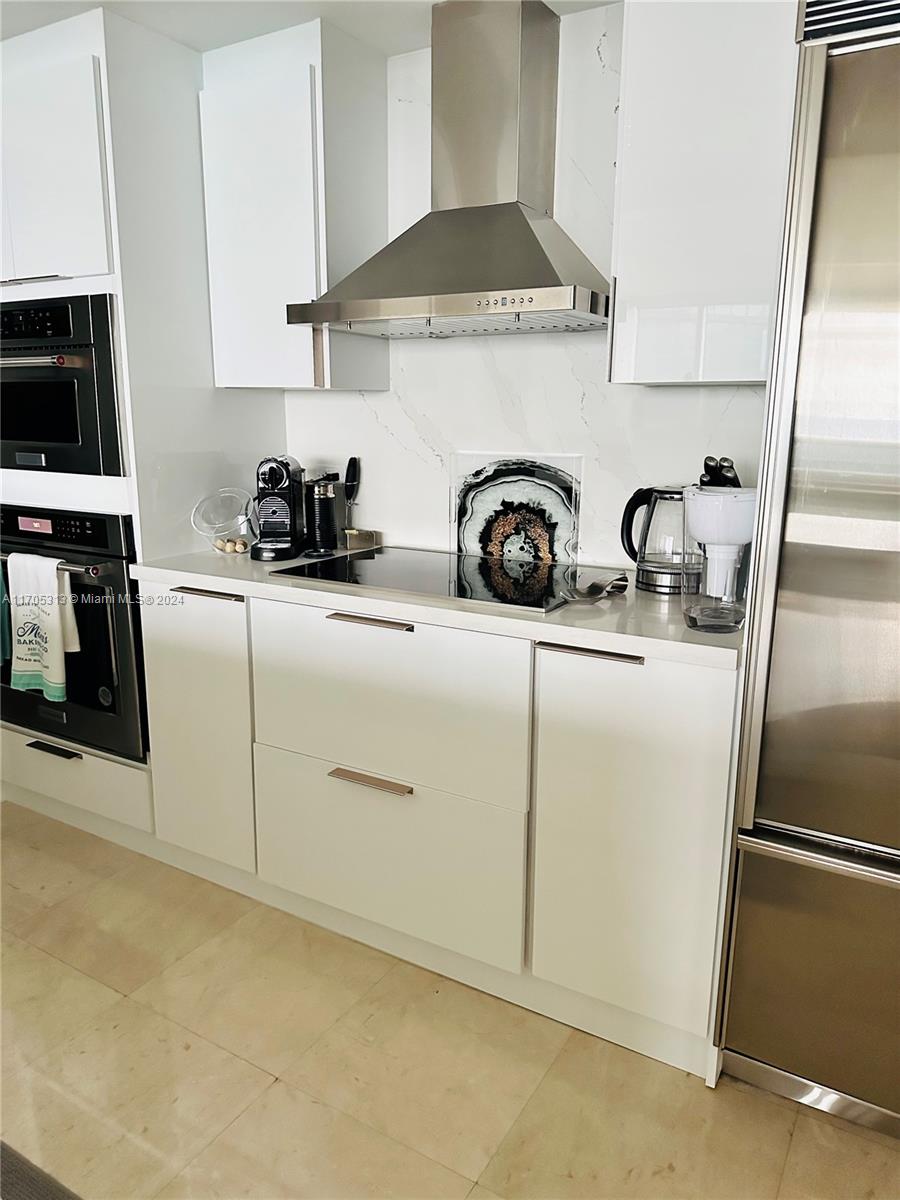 17201 Collins Ave # 1505