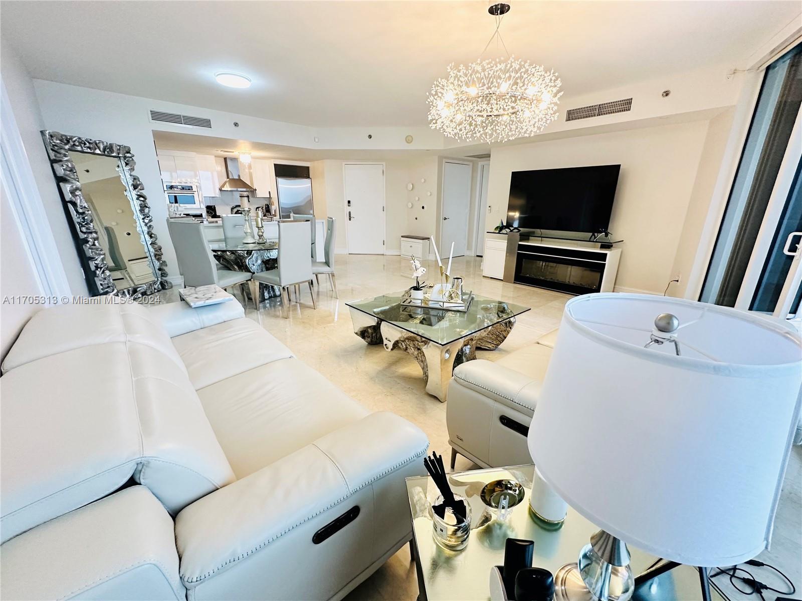 17201 Collins Ave # 1505