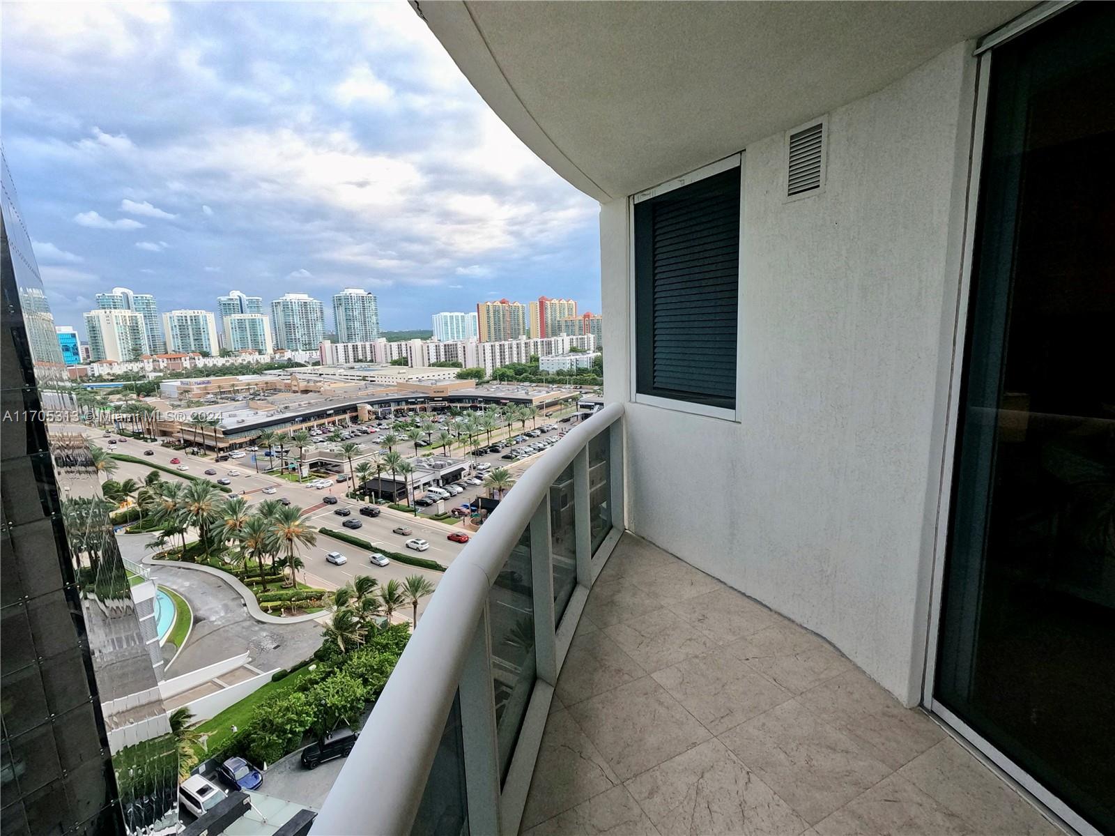 17201 Collins Ave # 1505
