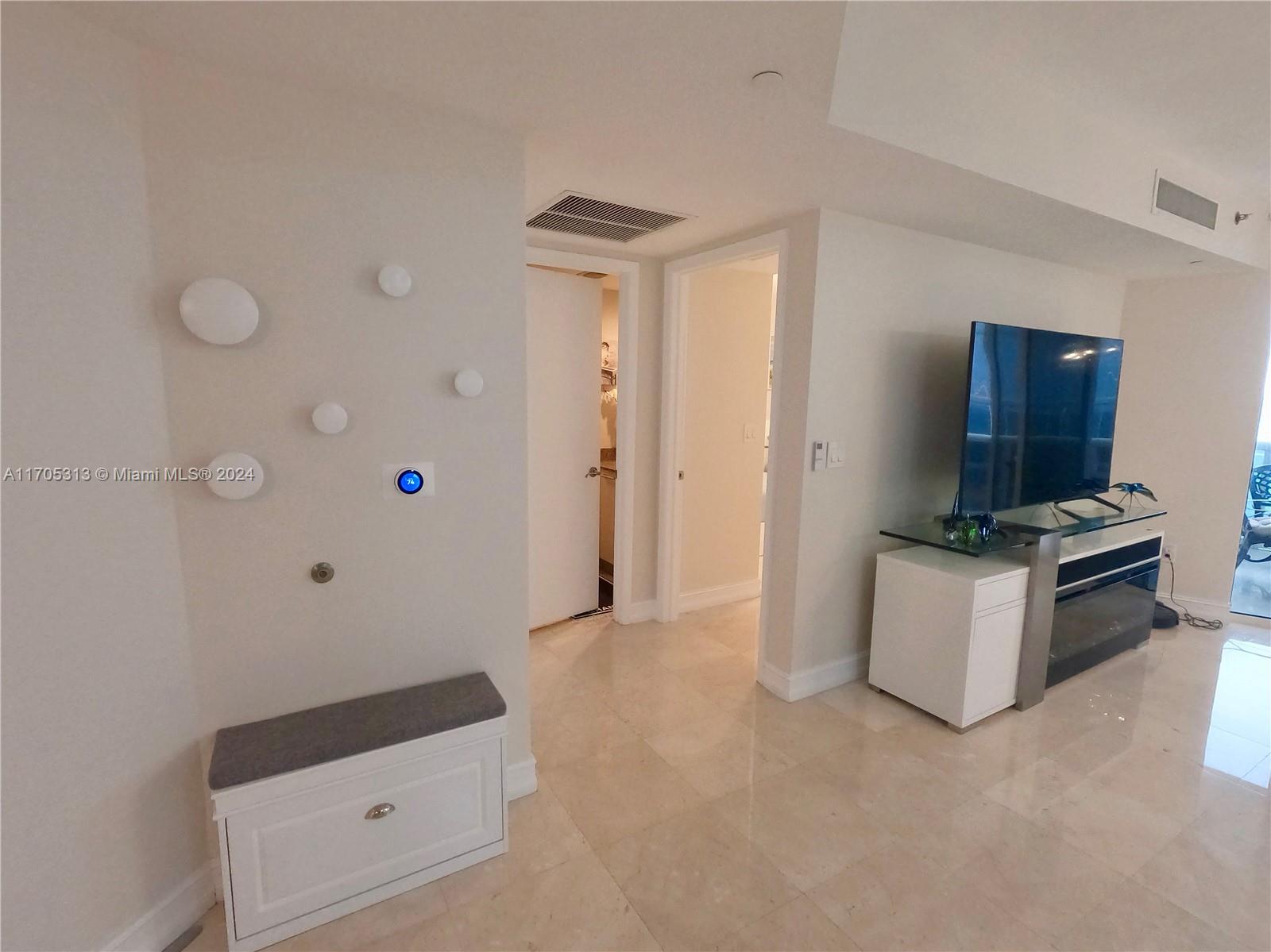 17201 Collins Ave # 1505