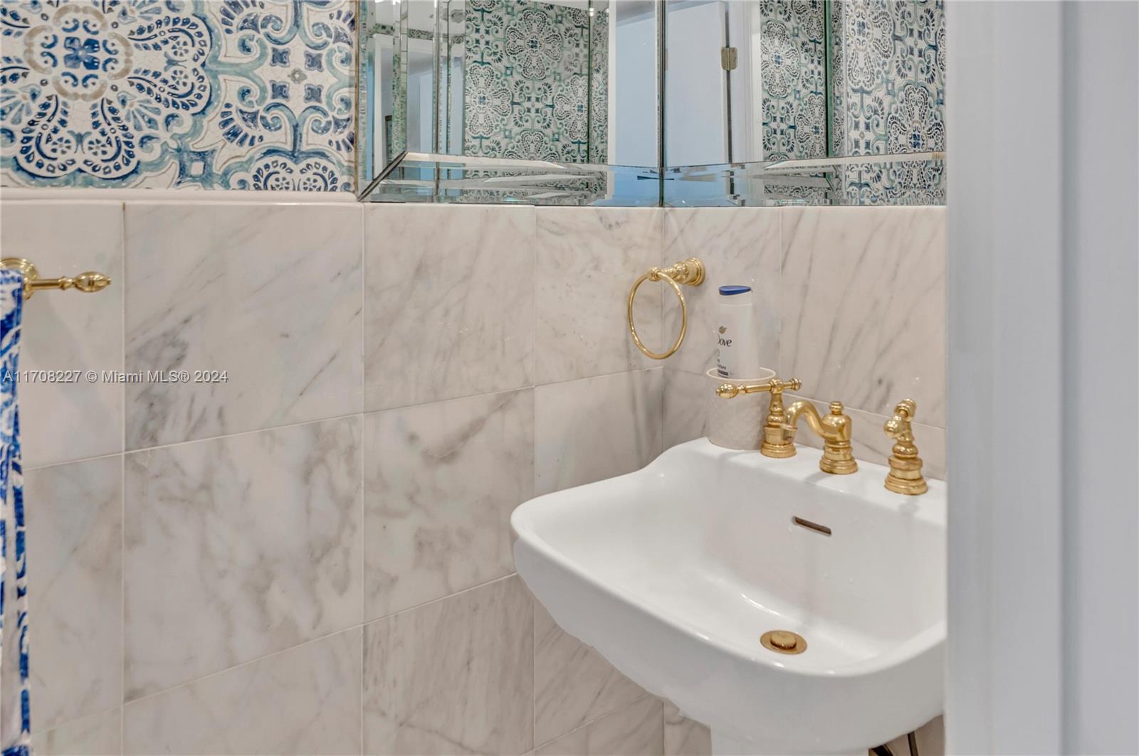 520 Brickell Key Dr Unit: A-BH25