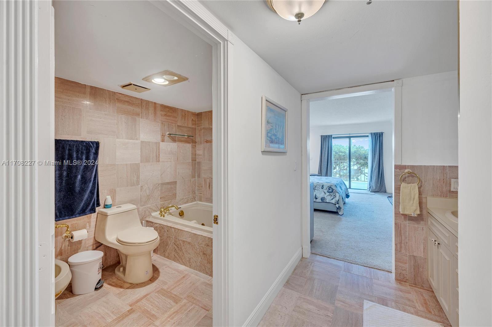 520 Brickell Key Dr Unit: A-BH25