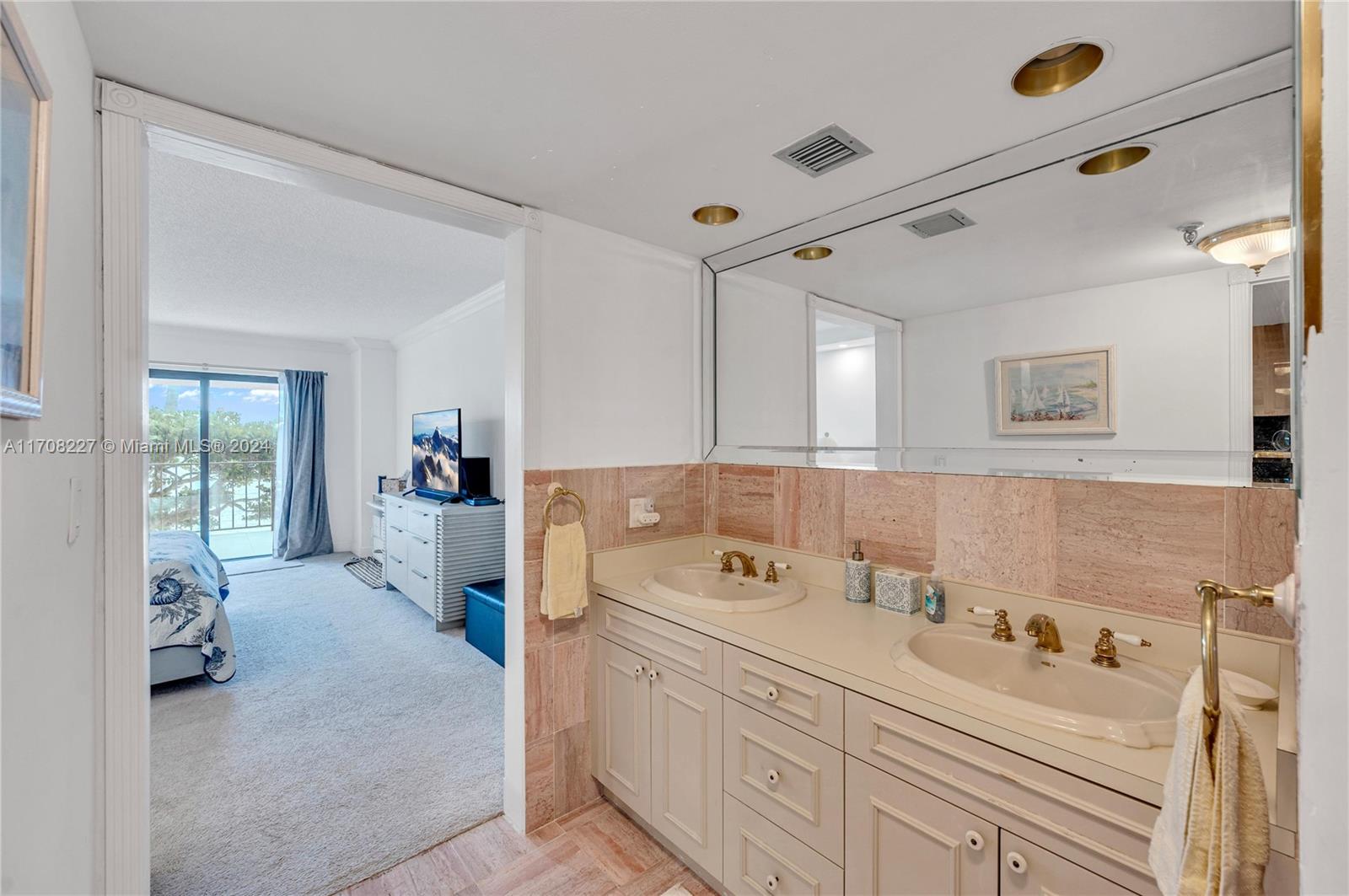 520 Brickell Key Dr Unit: A-BH25