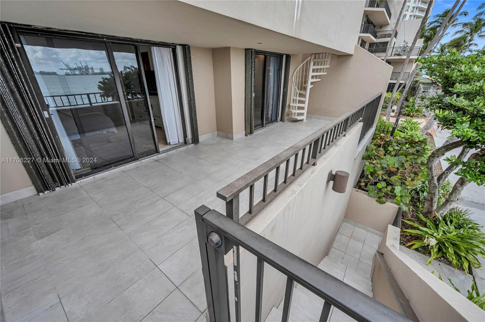 520 Brickell Key Dr Unit: A-BH25