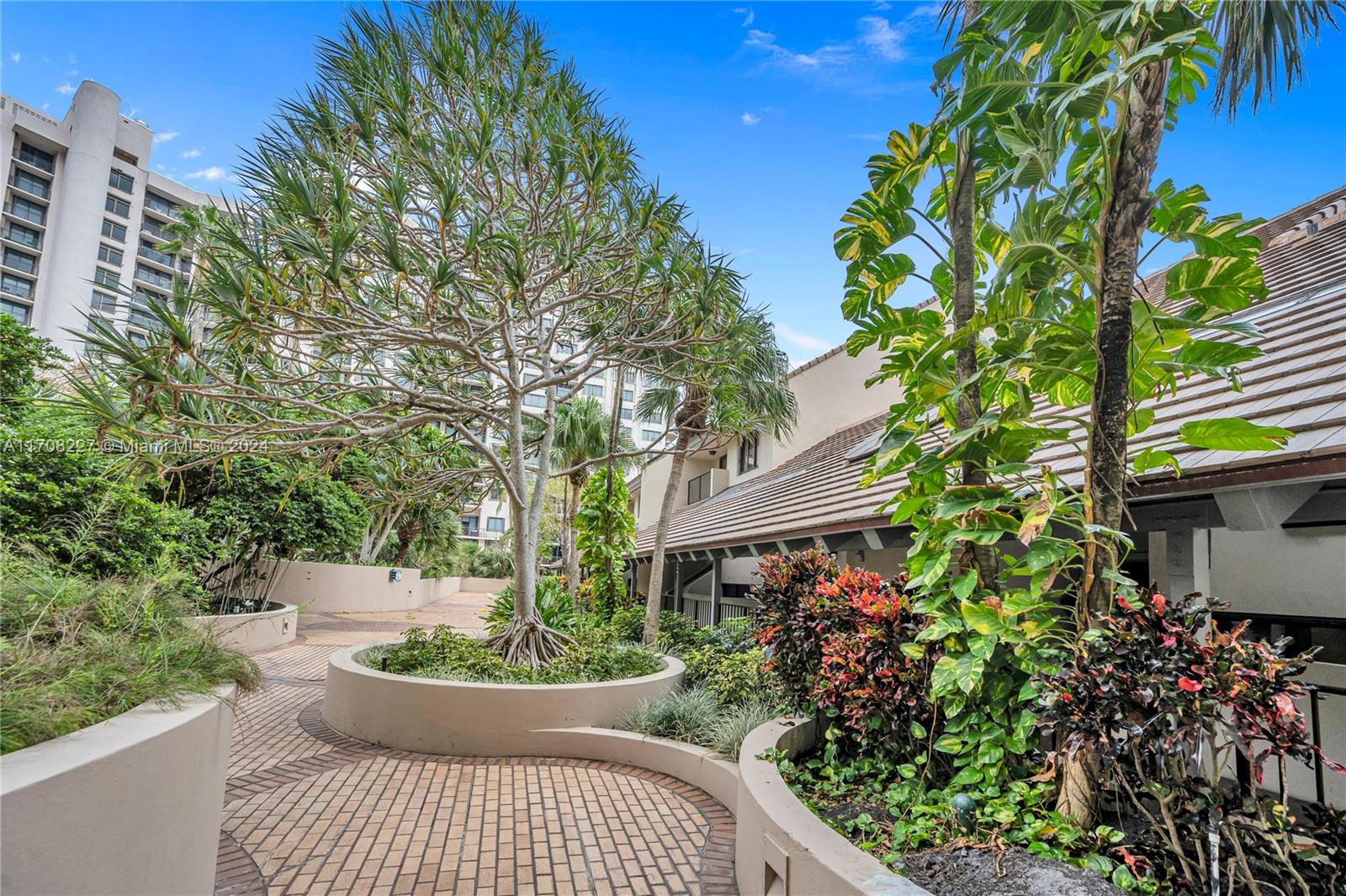 520 Brickell Key Dr Unit: A-BH25