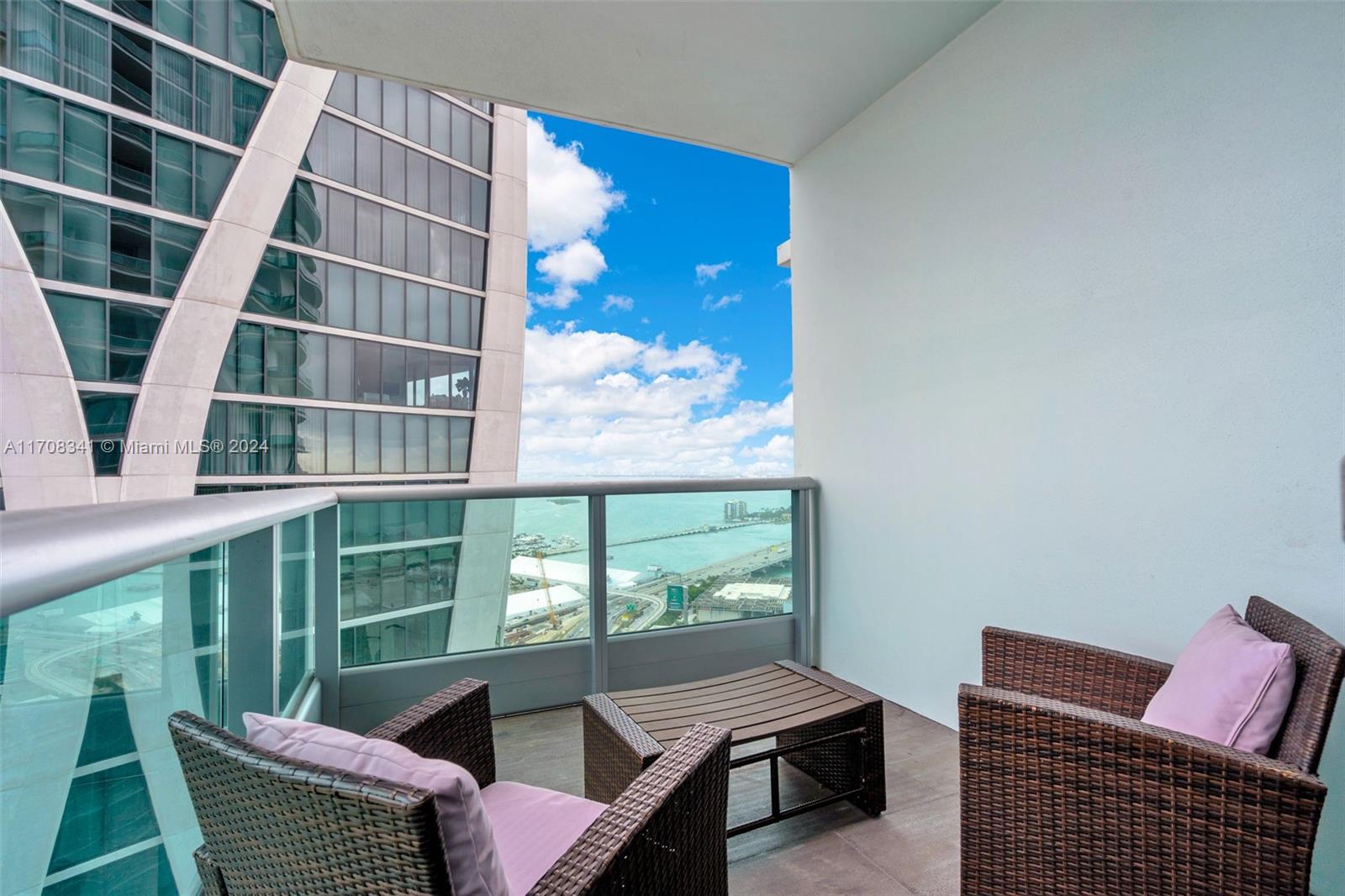 900 Biscayne Blvd # 3910