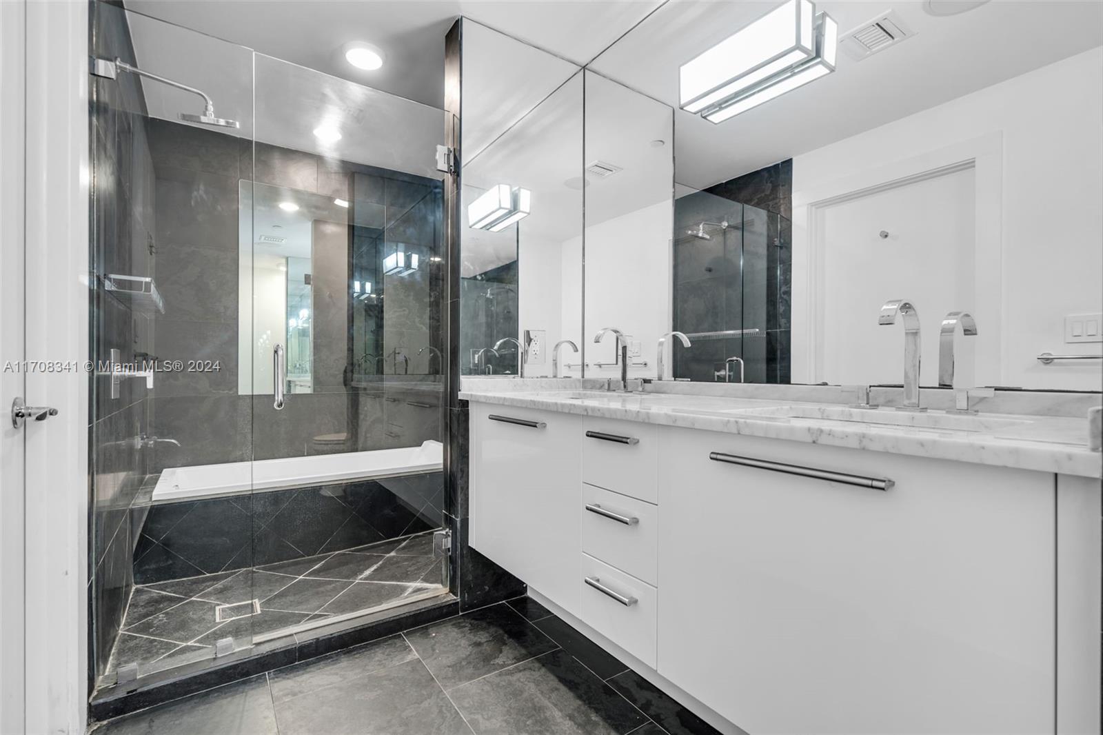 900 Biscayne Blvd # 3910