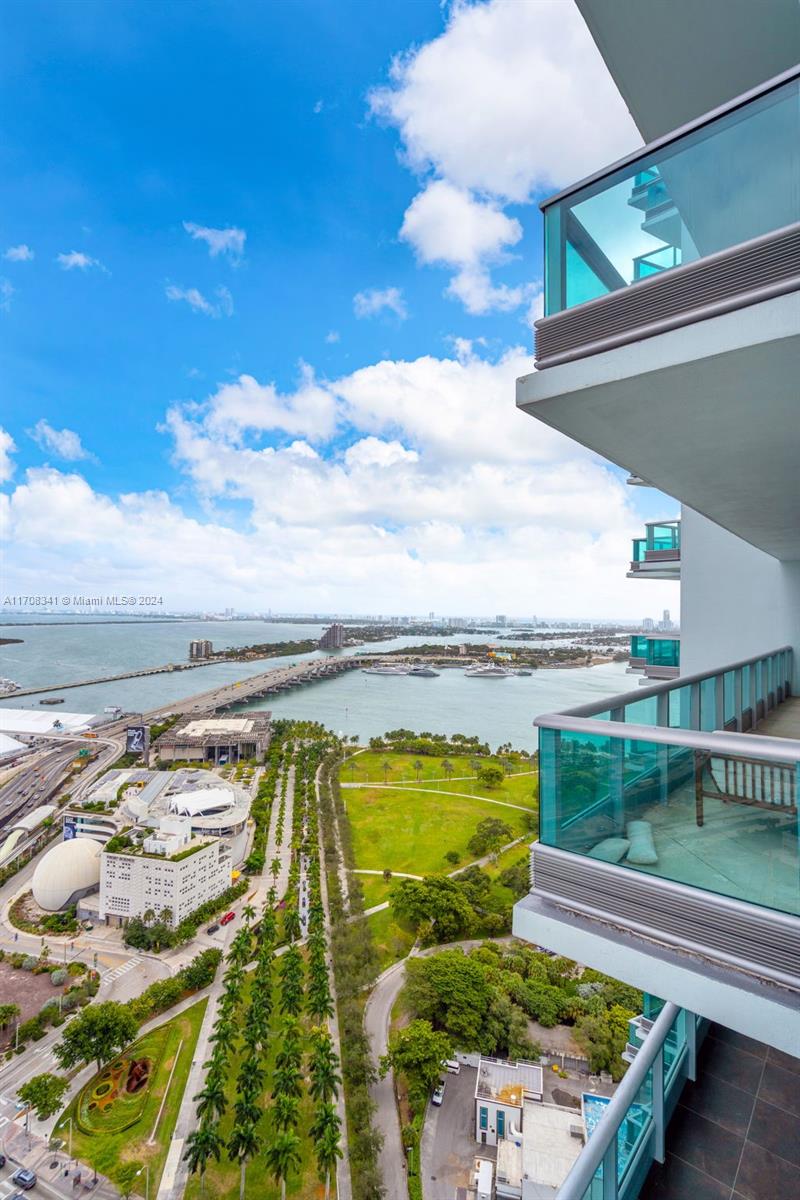 900 Biscayne Blvd # 3910