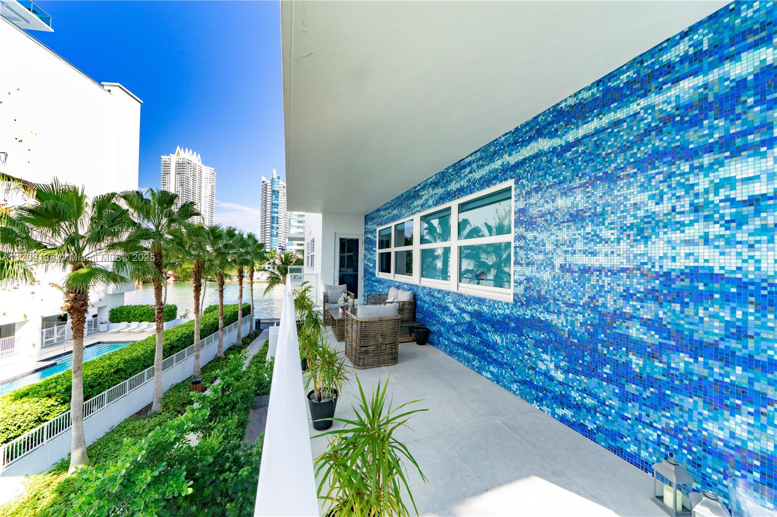 6103 Aqua Ave # 301