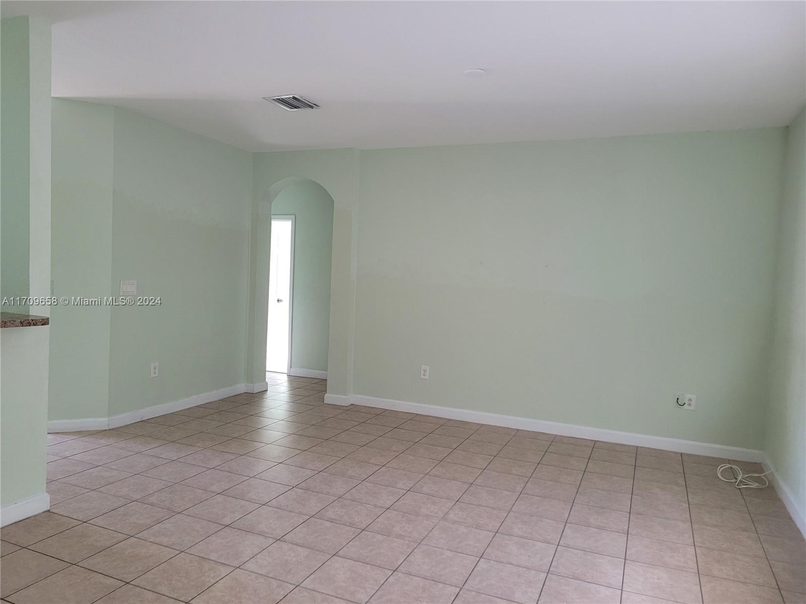 3365 NE 14 DR # 16 Unit: 201-16