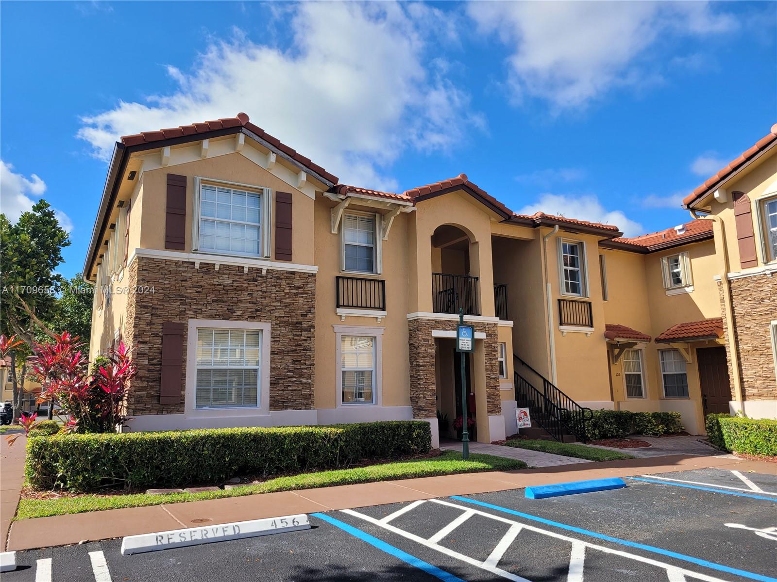 3365 NE 14 DR # 16 Unit: 201-16