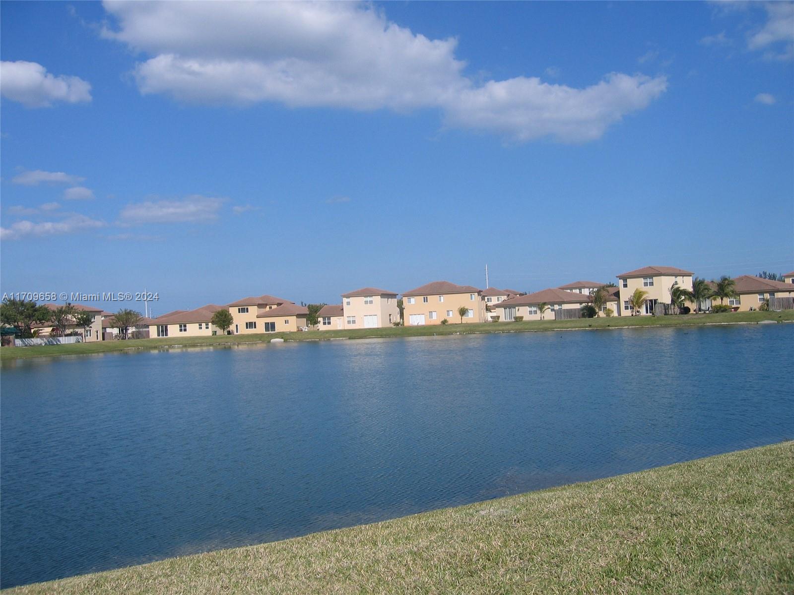 3365 NE 14 DR # 16 Unit: 201-16