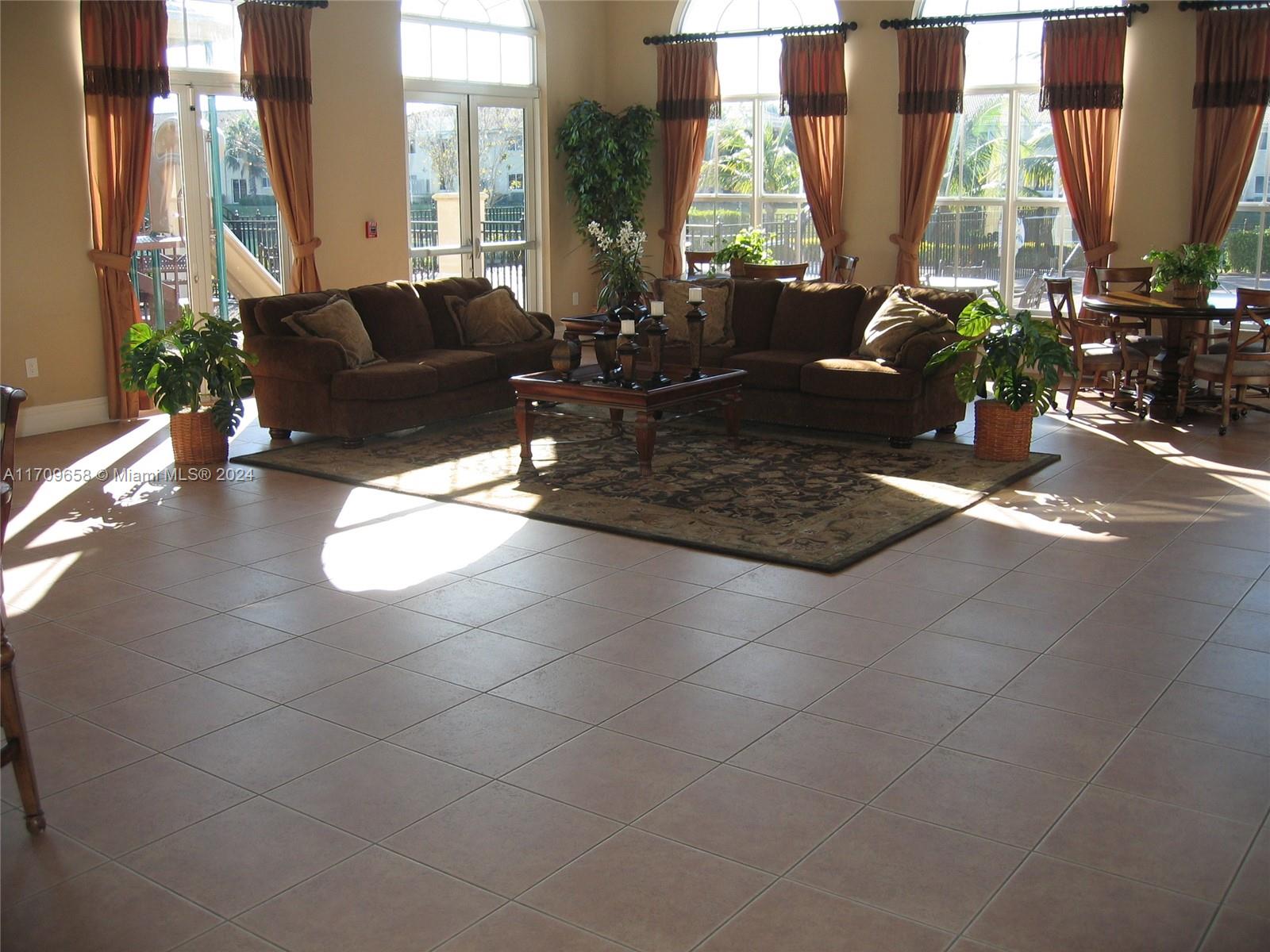 3365 NE 14 DR # 16 Unit: 201-16