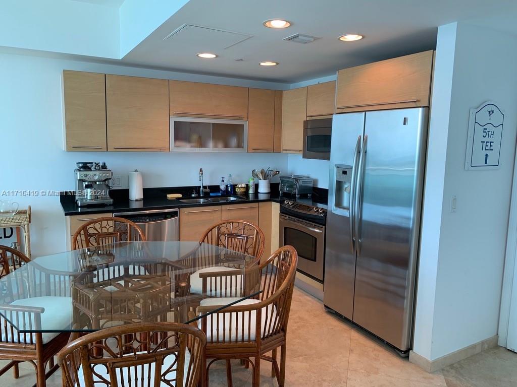 951 Brickell Ave # 3808