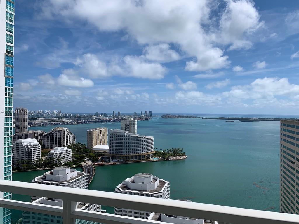 951 Brickell Ave # 3808