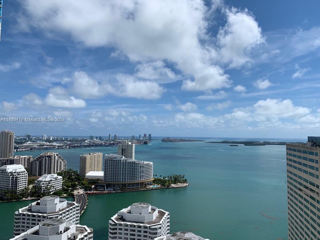 951 Brickell Ave # 3808