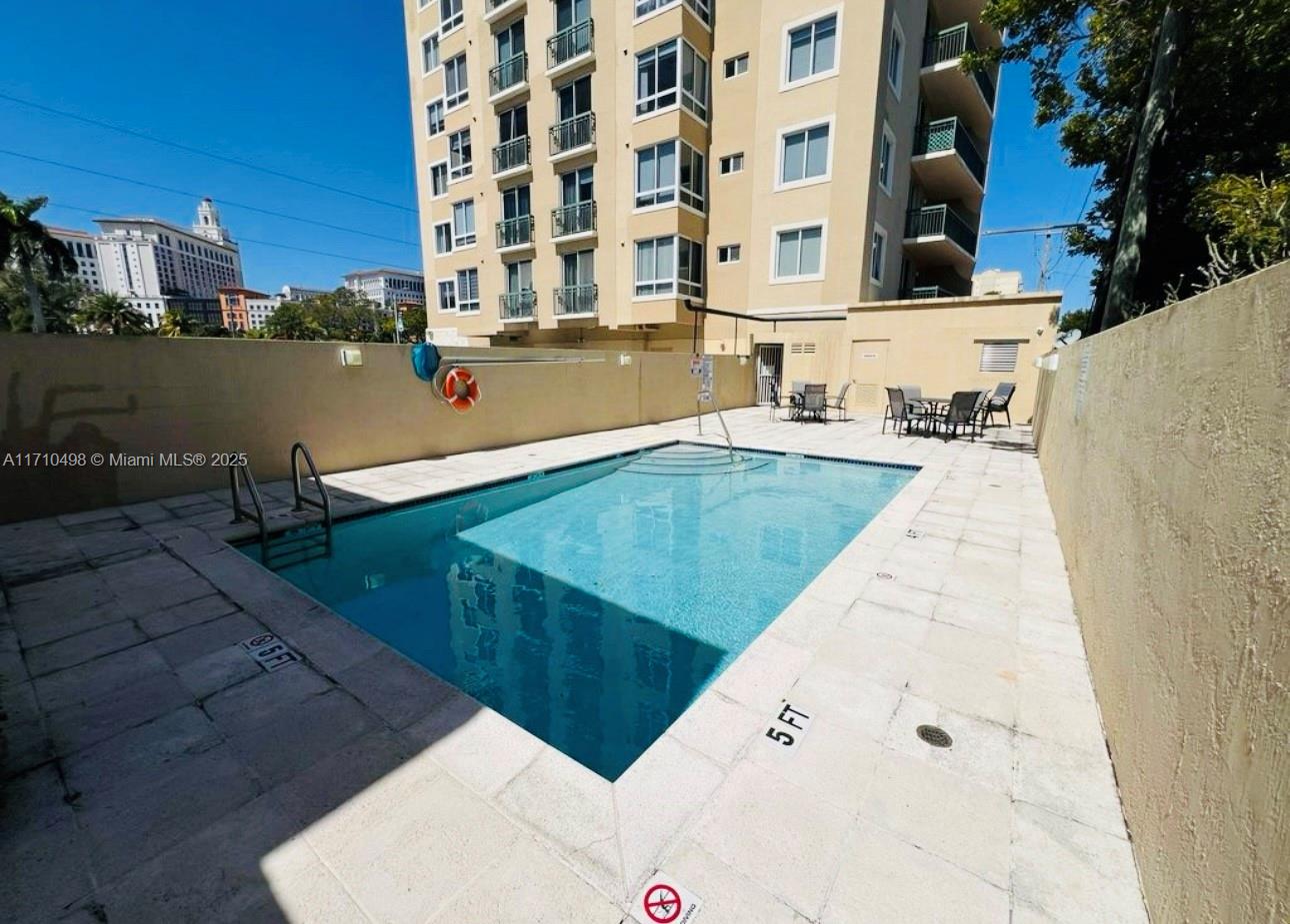 2501 Douglas Rd # 402