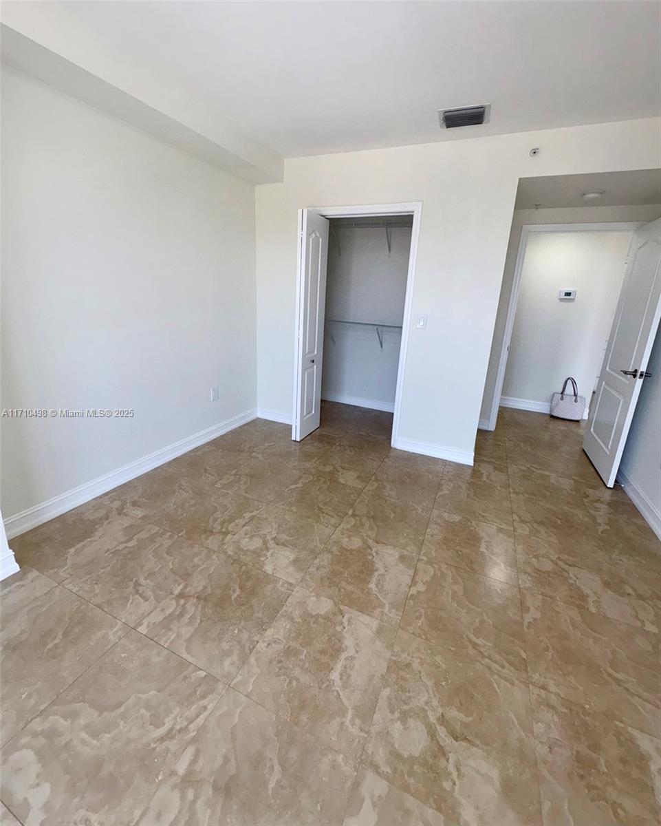2501 Douglas Rd # 402