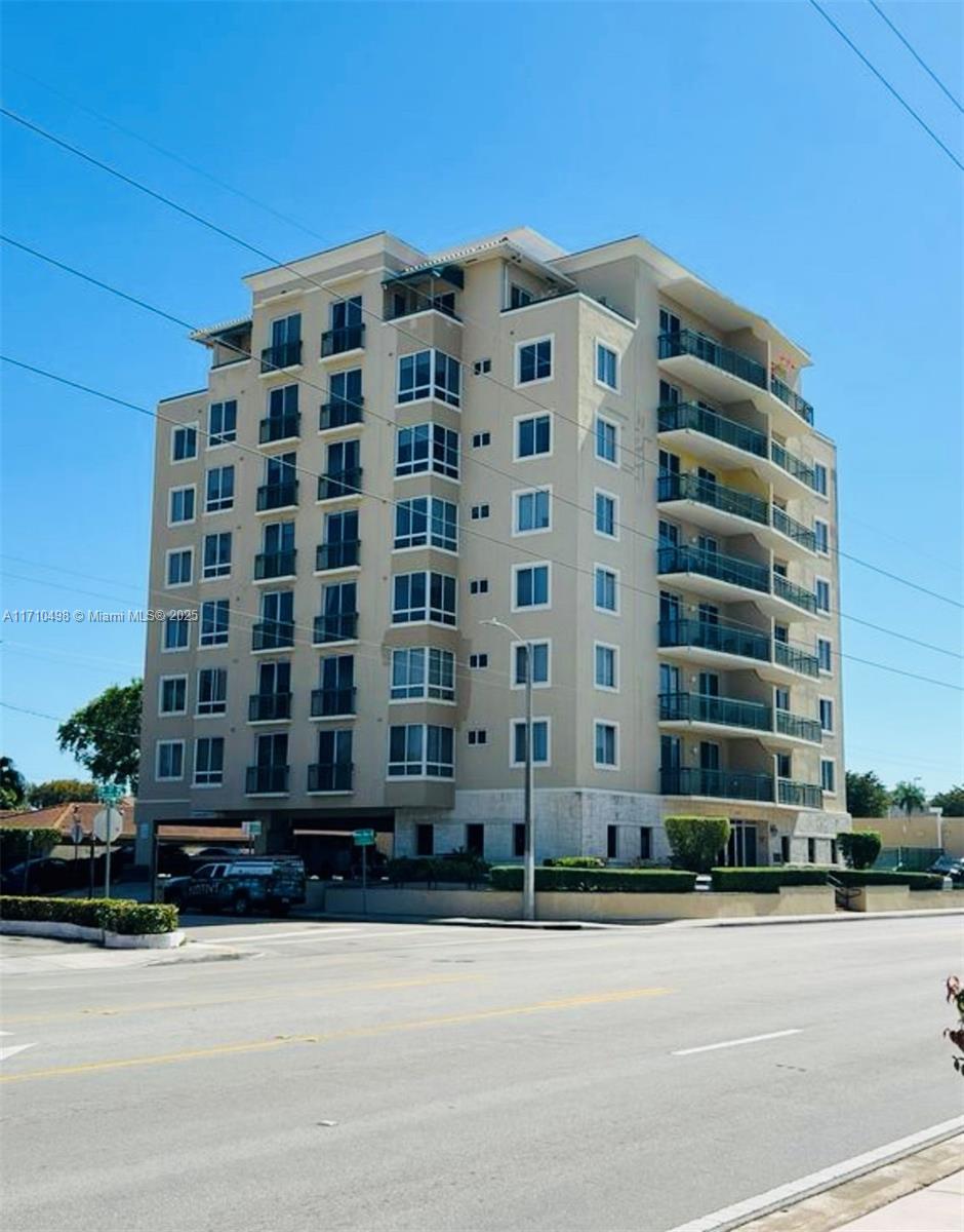 2501 Douglas Rd # 402