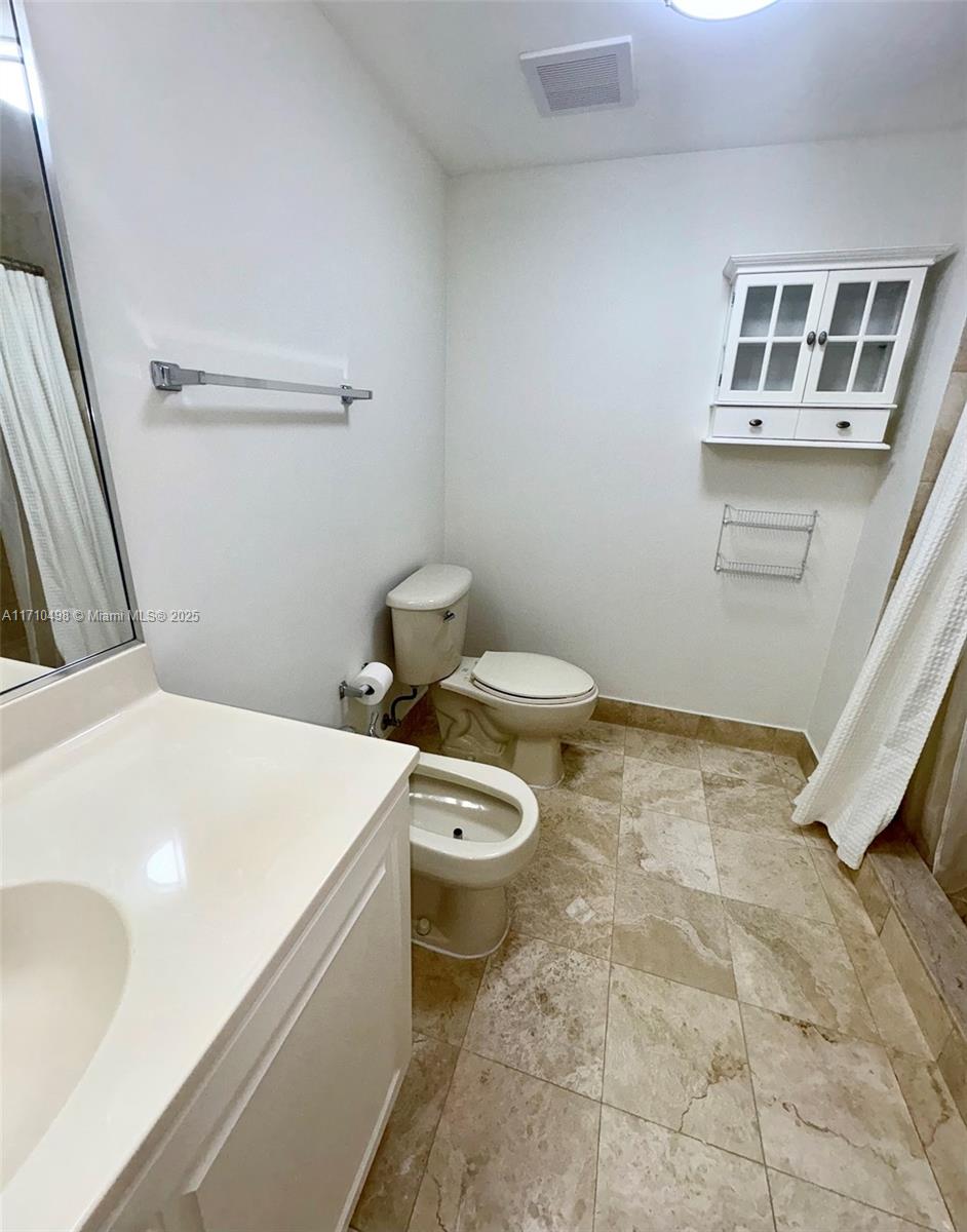 2501 Douglas Rd # 402