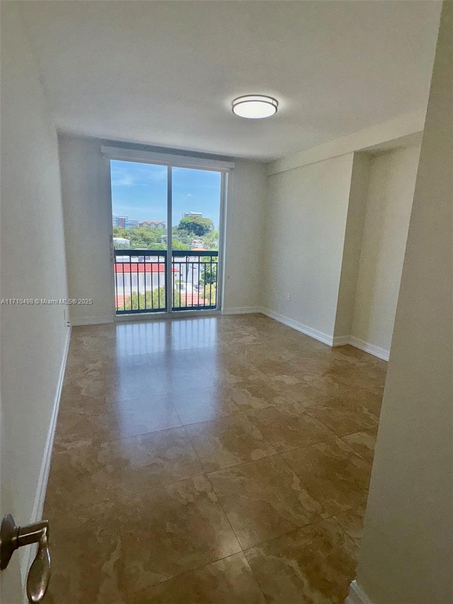 2501 Douglas Rd # 402