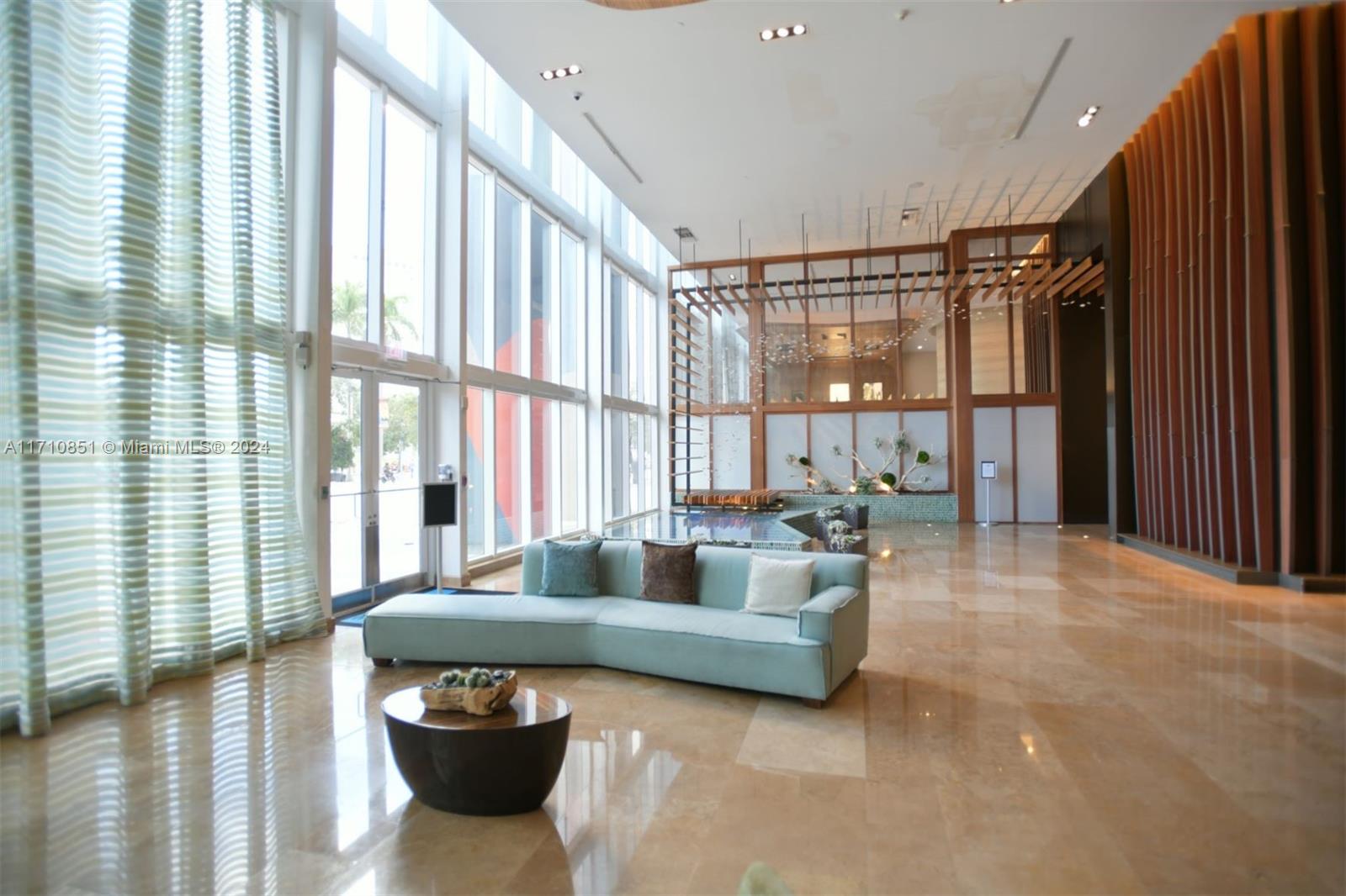 50 Biscayne Blvd # 811