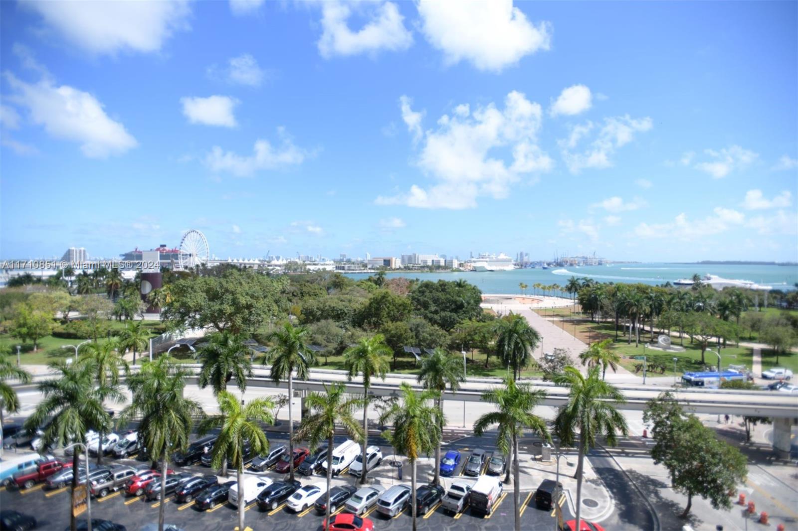 50 Biscayne Blvd # 811