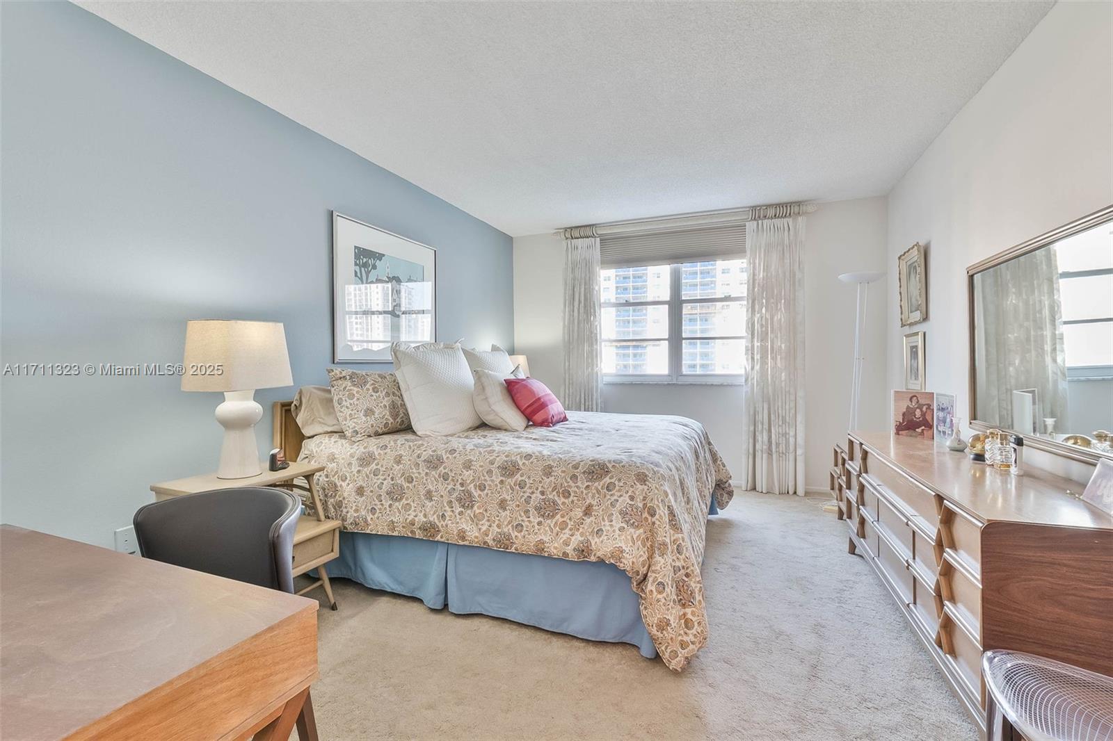 500 Bayview Dr # 617