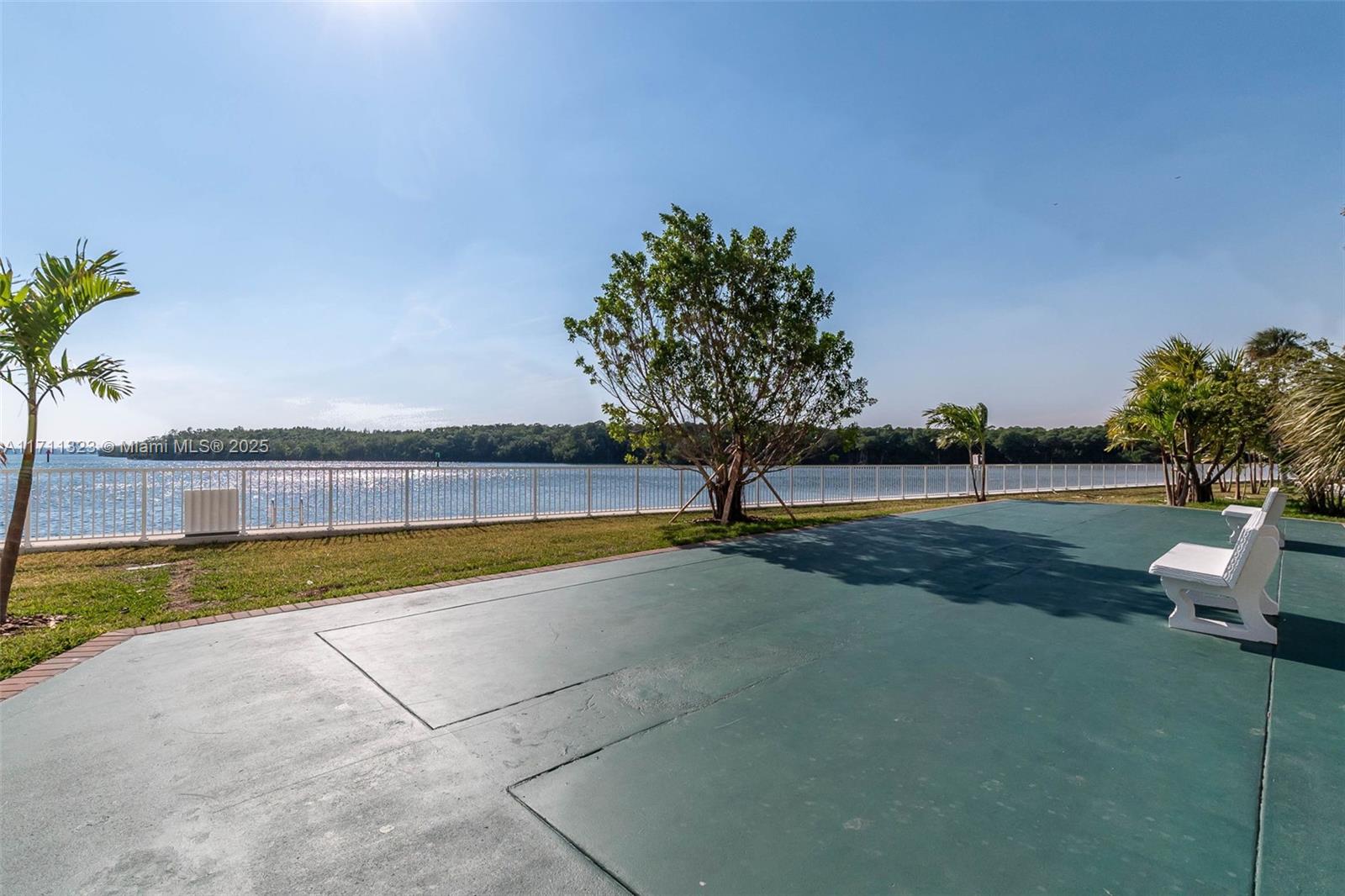 500 Bayview Dr # 617