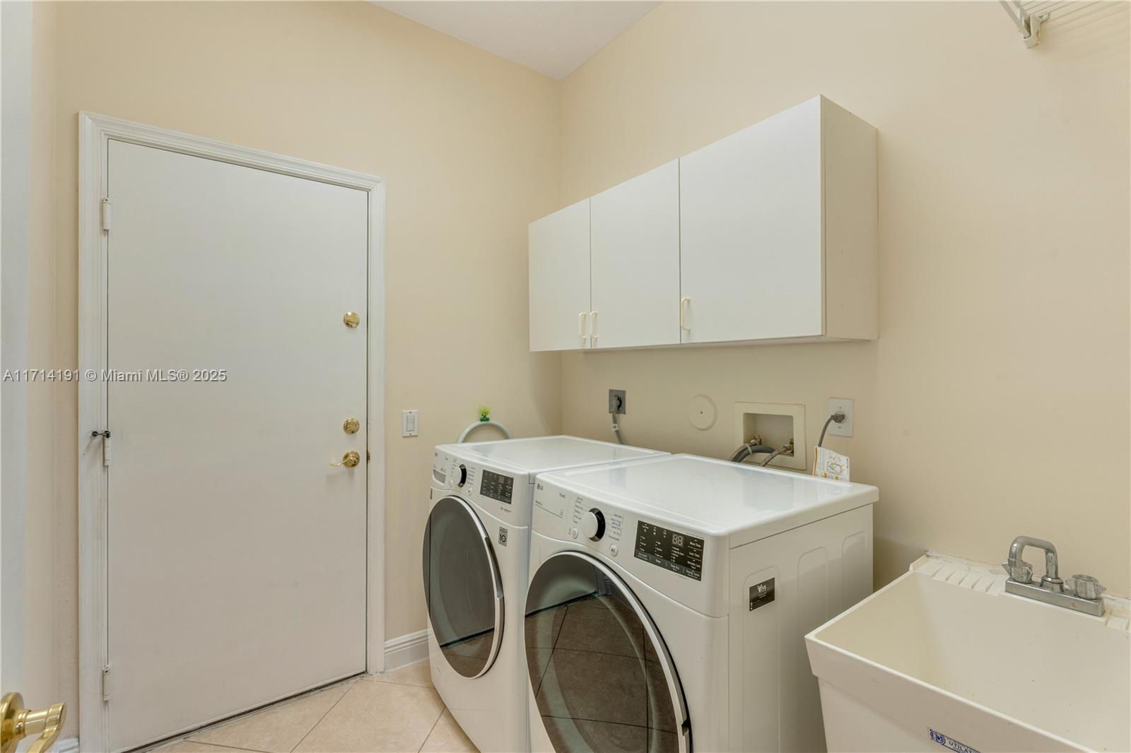 9543 NW 52 Pl