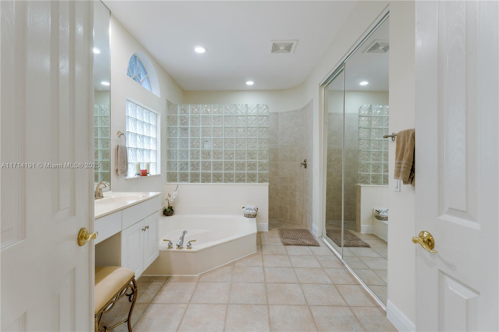 9543 NW 52 Pl
