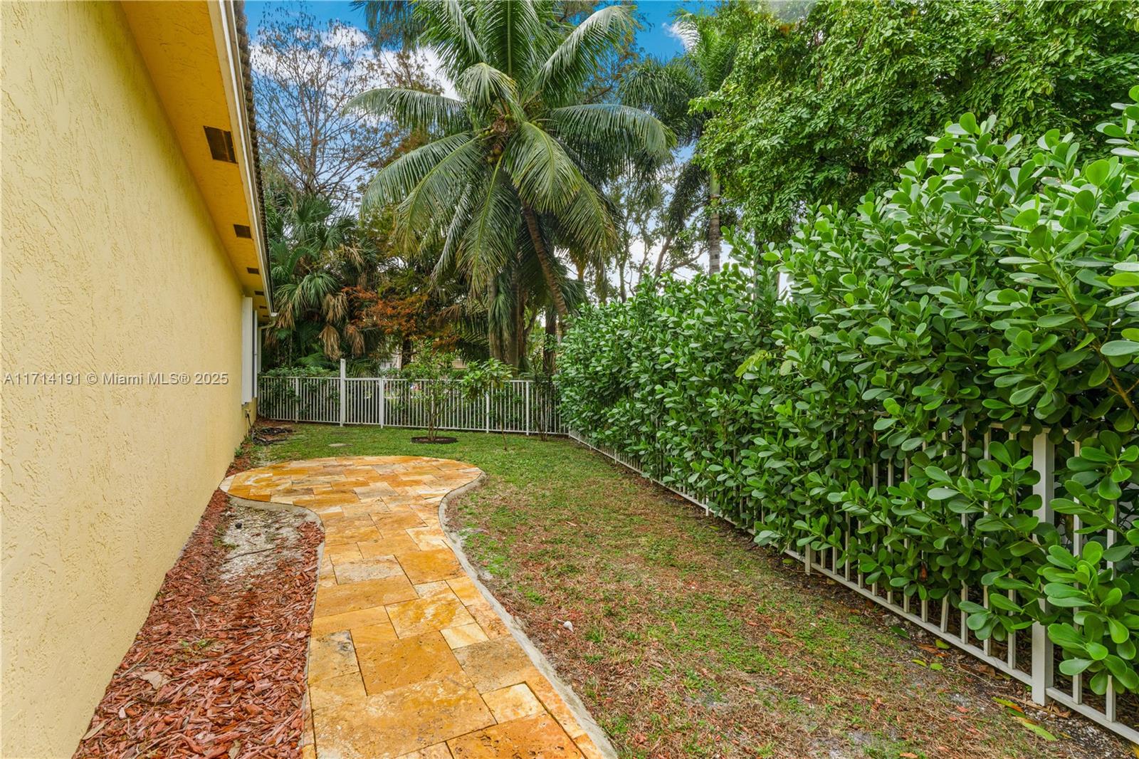 9543 NW 52 Pl