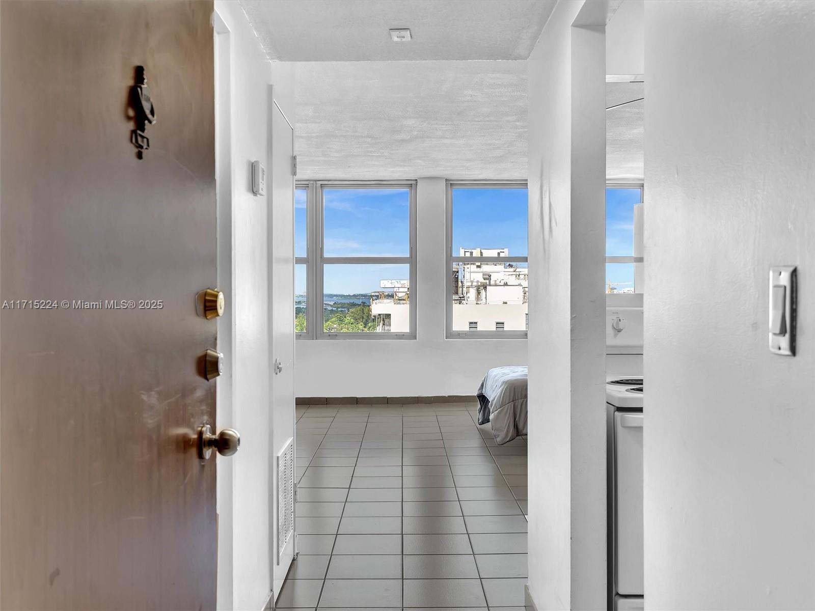2899 Collins Ave # 1604