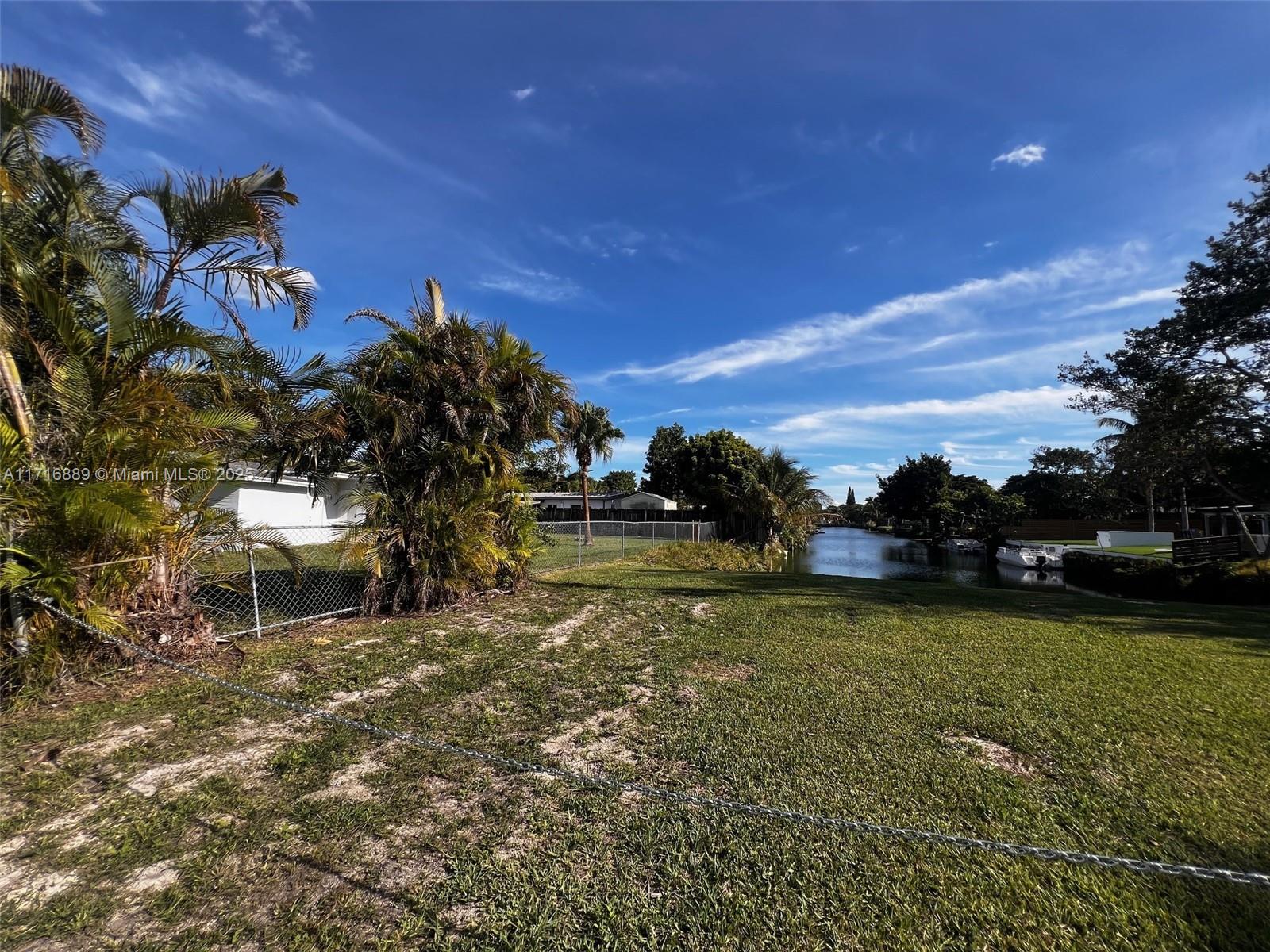 10260 Dolphin Rd