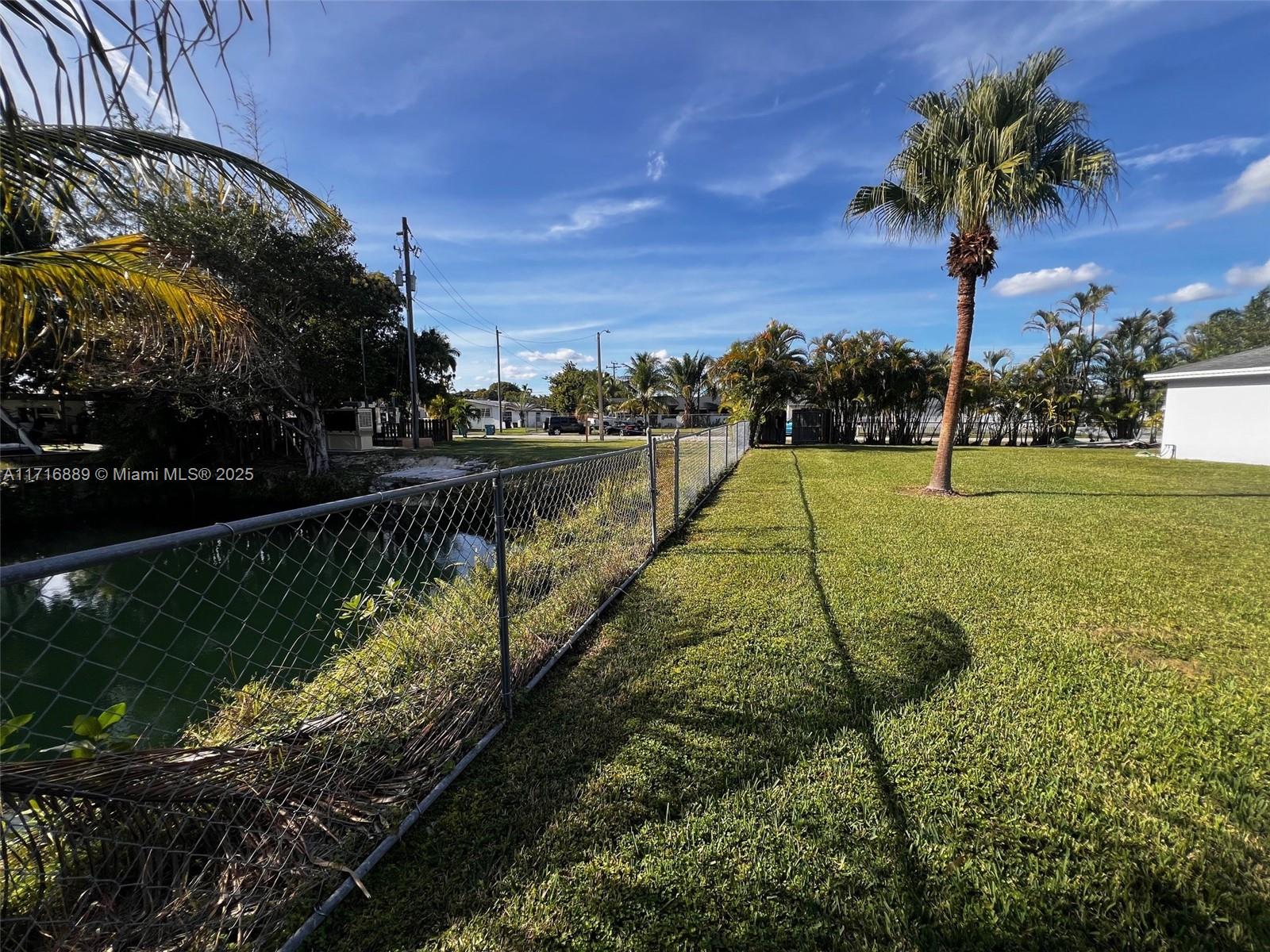 10260 Dolphin Rd