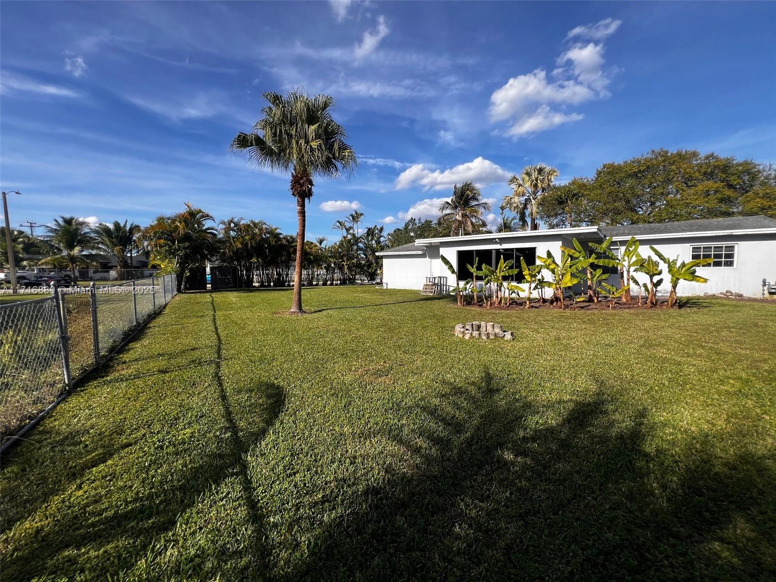 10260 Dolphin Rd