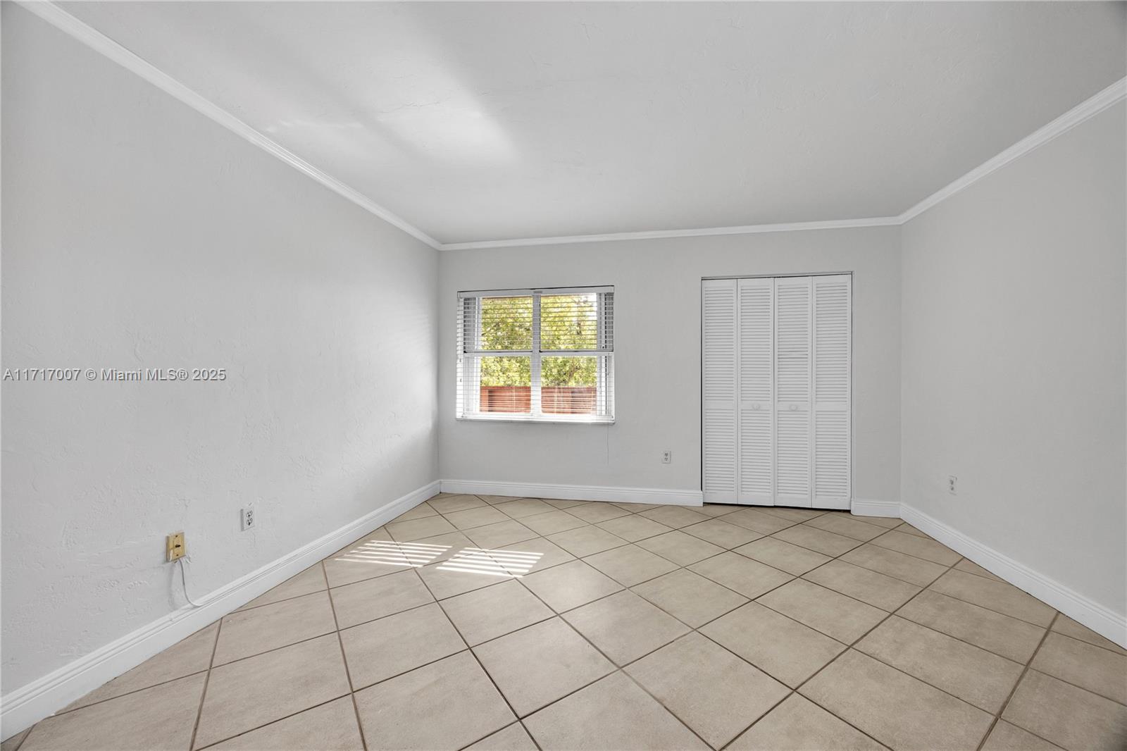 1205 Mariposa Ave # 418