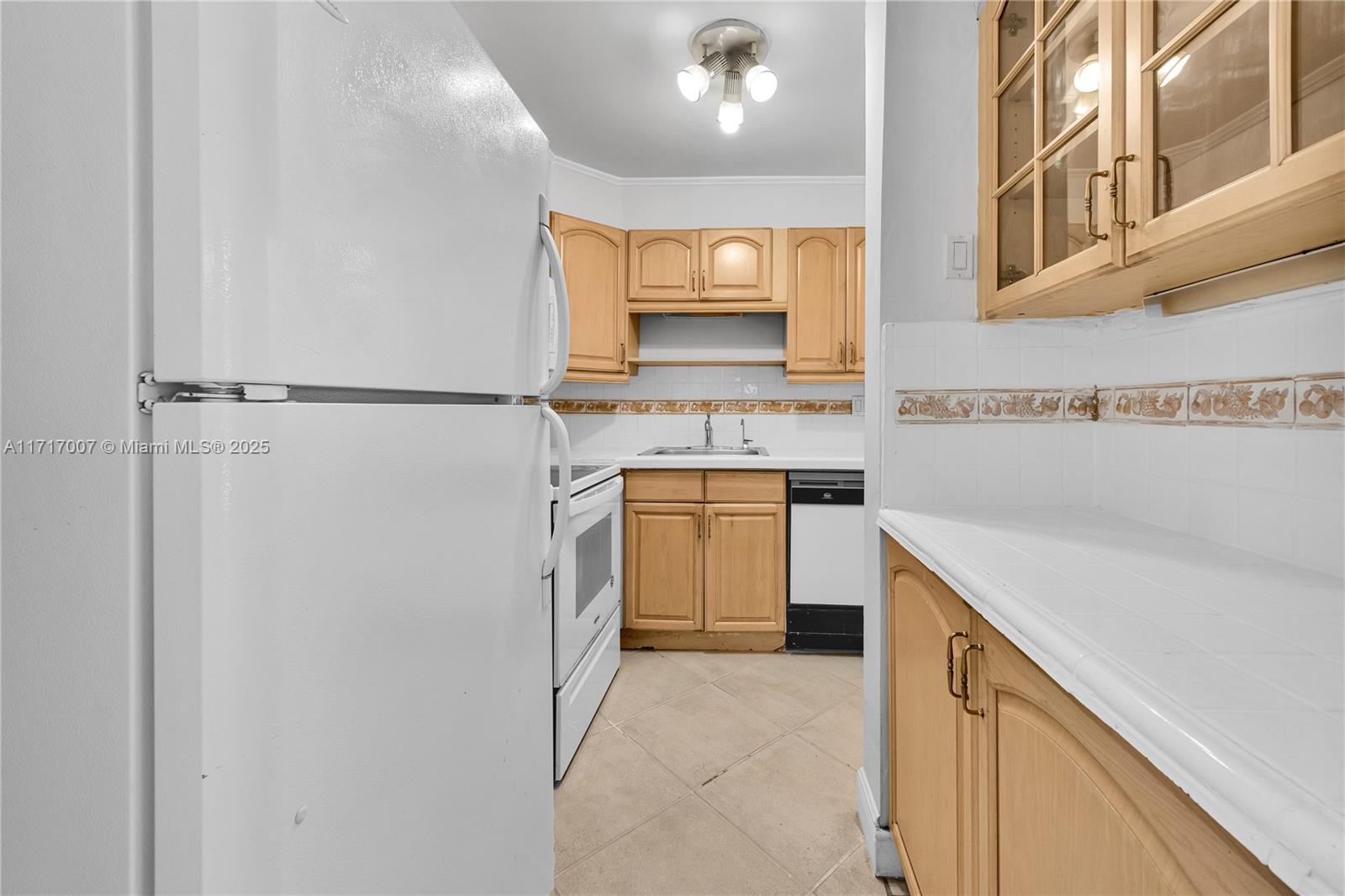 1205 Mariposa Ave # 418