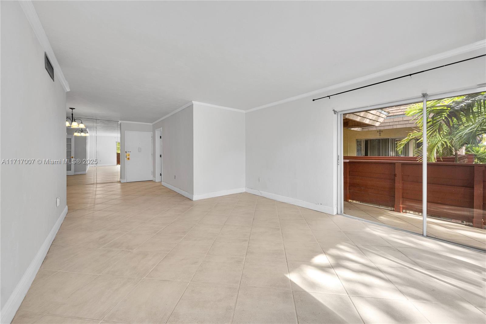 1205 Mariposa Ave # 418