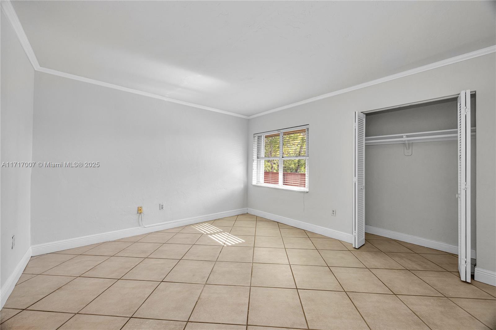 1205 Mariposa Ave # 418