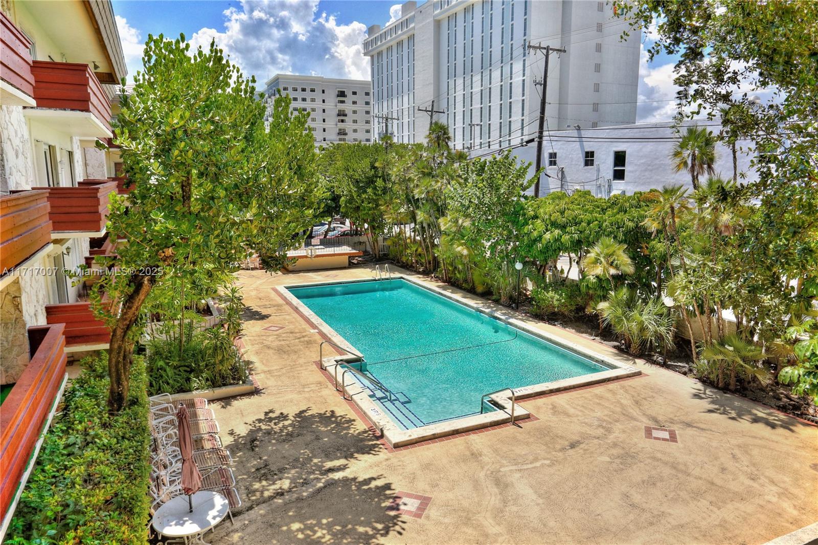 1205 Mariposa Ave # 418
