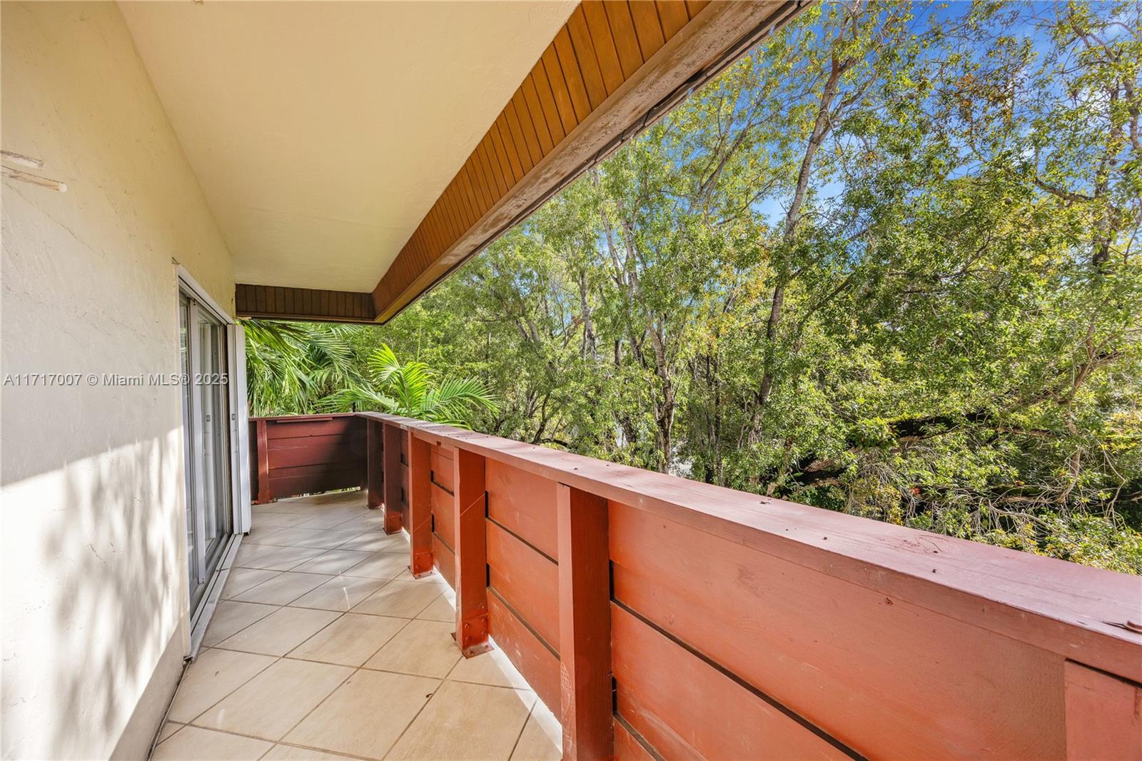 1205 Mariposa Ave # 418