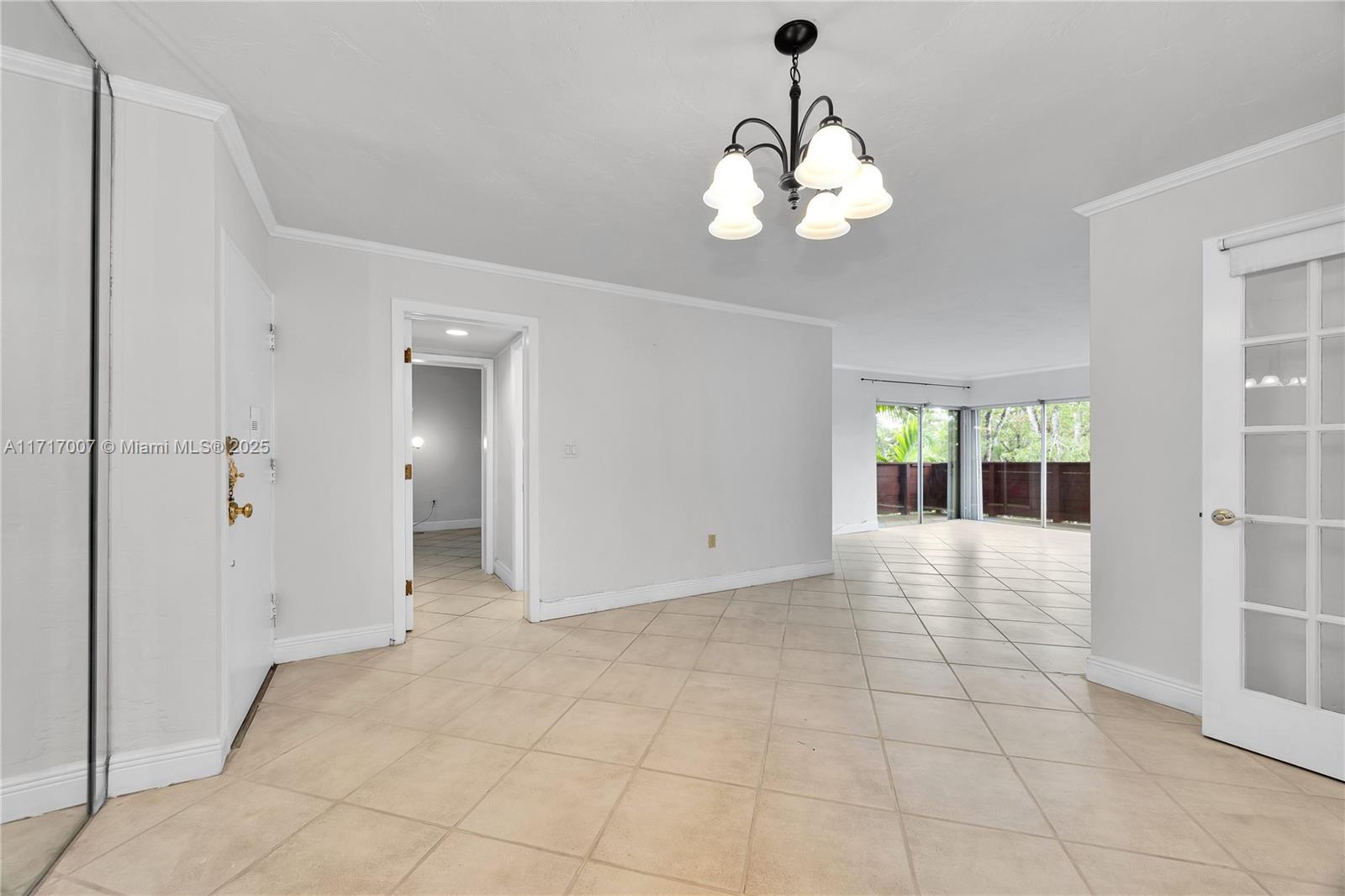 1205 Mariposa Ave # 418