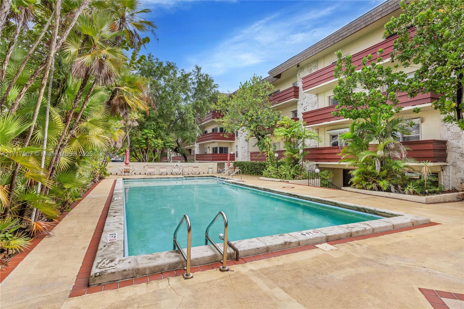 1205 Mariposa Ave # 418