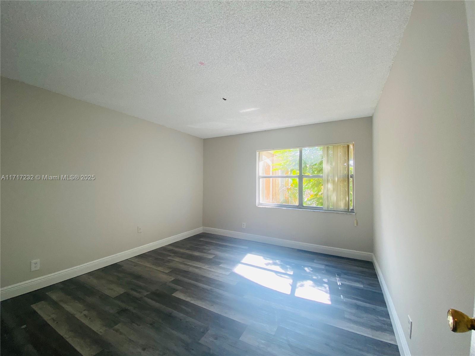 17901 NW 68th Ave # T206