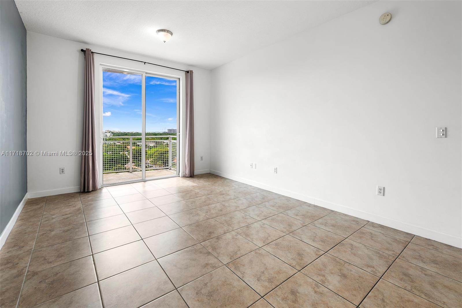2600 SW 27th Ave Unit: PH04