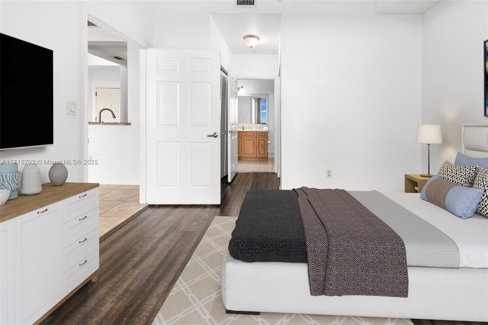 2600 SW 27th Ave Unit: PH04