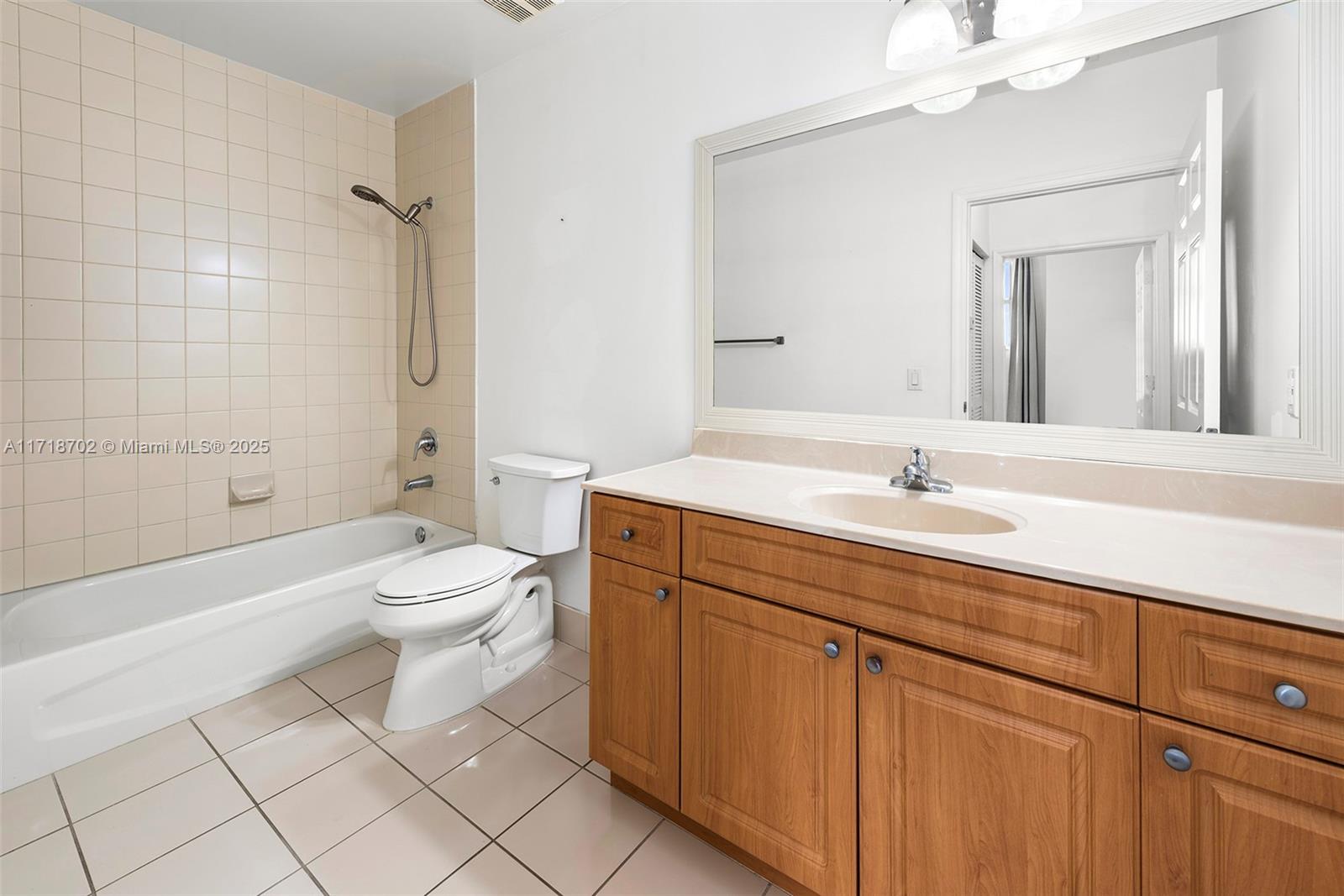 2600 SW 27th Ave Unit: PH04