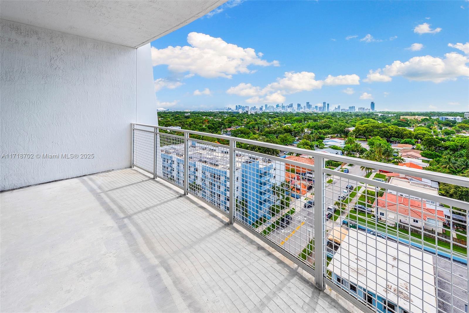 2600 SW 27th Ave Unit: PH04