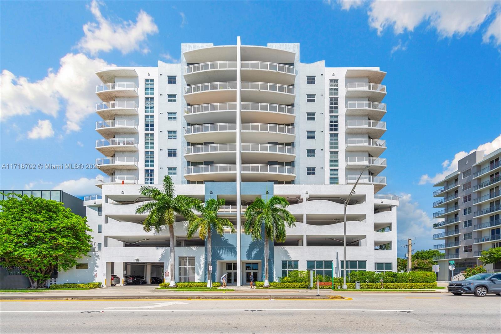 2600 SW 27th Ave Unit: PH04